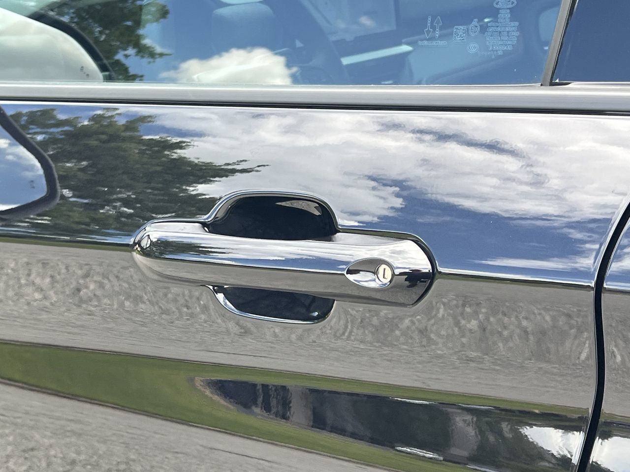 New 2026 Ford Explorer ST-Line w/ ST-Line Street Pack RWD image 25