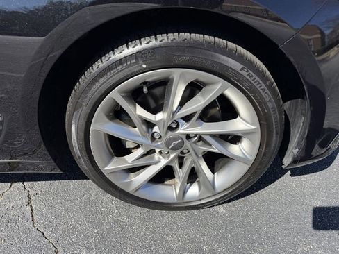 Used 2022 Genesis G70 2.0T RWD image 41