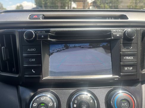 Used 2018 Toyota RAV4 LE image 23
