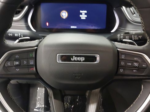 Used 2024 Jeep Grand Cherokee L Laredo image 35