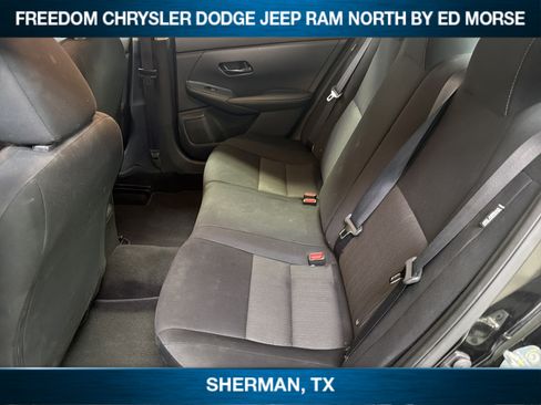 Used 2025 Nissan Sentra SV w/ All-Weather Package FWD image 8