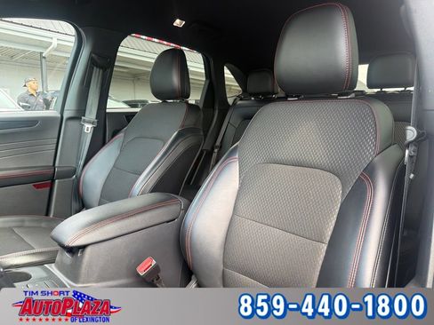 Used 2025 Ford Escape ST-Line AWD/4WD image 13
