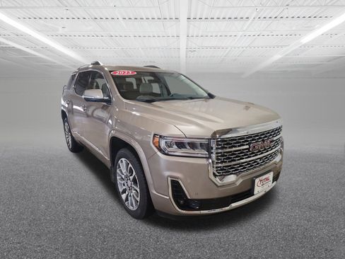 Used 2023 GMC Acadia Denali w/ Denali Technology Package image 4