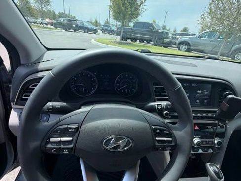 Used 2020 Hyundai Elantra Limited FWD image 8