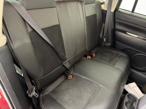 Used 2017 Jeep Compass Latitude AWD/4WD image 31