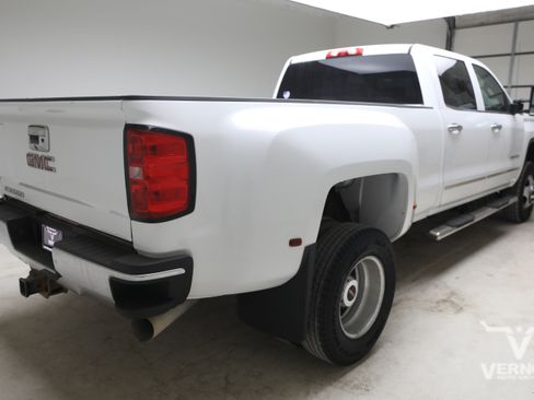 Used 2018 GMC Sierra 3500 4x4 Crew Cab w/ Sierra Convenience Package image 3