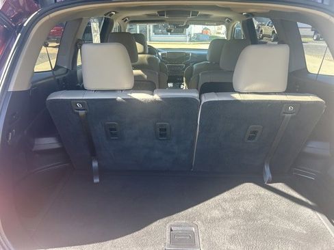 Used 2021 Honda Pilot Touring image 9