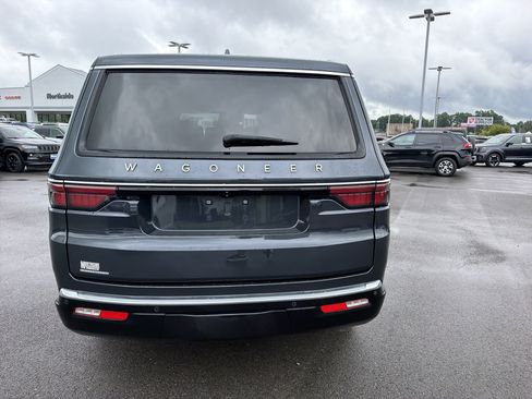 Used 2023 Jeep Wagoneer 4WD w/ Premium Group I image 7