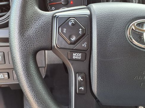 Used 2020 Toyota Tacoma SR AWD/4WD image 21