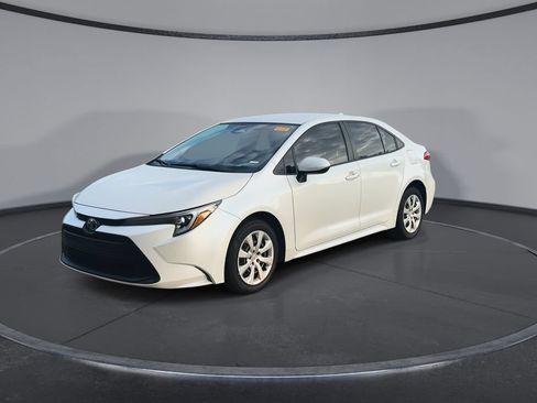 Used 2024 Toyota Corolla LE FWD image 4