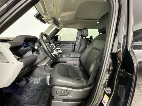 Used 2021 Land Rover Defender 110 SE image 16