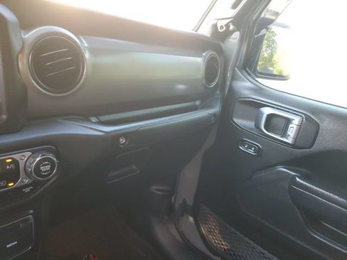 Used 2023 Jeep Gladiator Sport AWD/4WD image 25