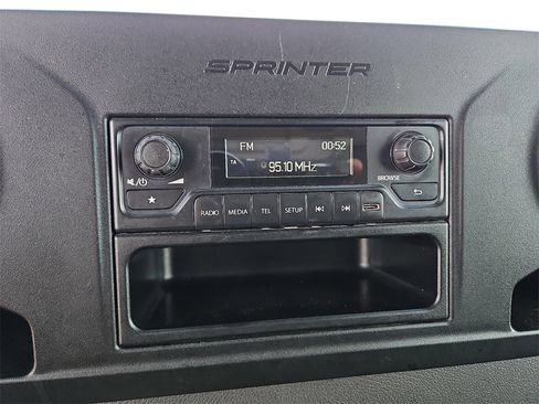 Used 2025 Mercedes-Benz Sprinter 2500 image 24