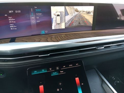 Certified 2025 Cadillac Escalade Sport Platinum w/ LPO, ONYX Package image 17