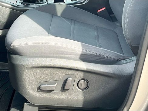 Used 2019 Kia Sorento LX w/ LX Convenience Package image 18