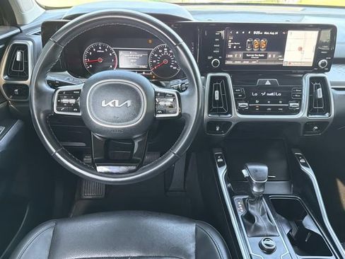 Used 2022 Kia Sorento S FWD image 24