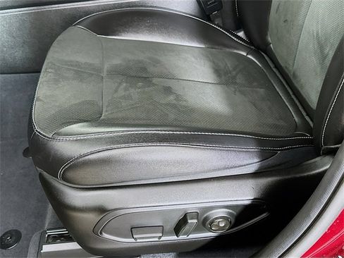 Used 2023 Jeep Grand Cherokee L Laredo image 27