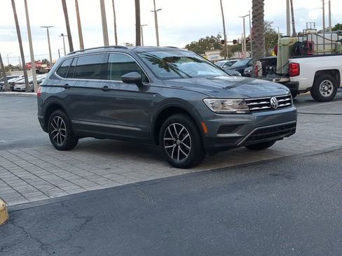 Certified 2021 Volkswagen Tiguan SE image 2