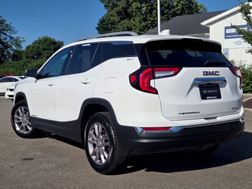 Used 2024 GMC Terrain SLT AWD/4WD image 14