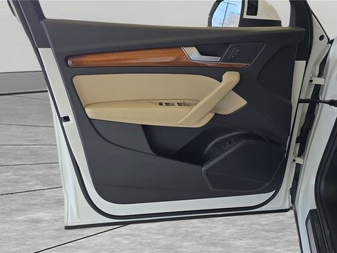 Used 2024 Audi Q5 2.0T Premium image 27