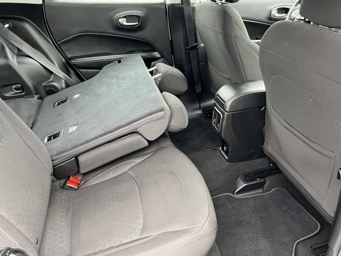 Used 2021 Jeep Compass Sport image 21