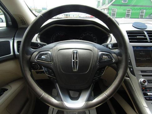 Used 2017 Lincoln MKZ Premiere FWD image 14