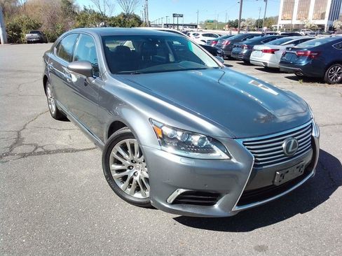 Used 2015 Lexus LS 460 Luxury Sedan w/ Comfort Package image 2