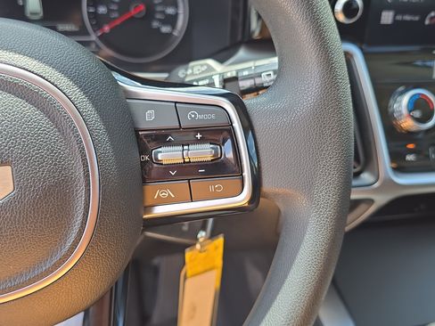 Certified 2023 Kia Sorento LX FWD image 29