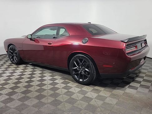 Used 2022 Dodge Challenger R/T w/ Driver Convenience Group RWD image 10