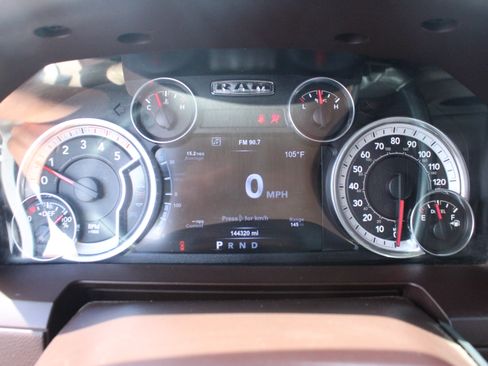 Used 2017 RAM 2500 Laramie w/ Convenience Group AWD/4WD image 15