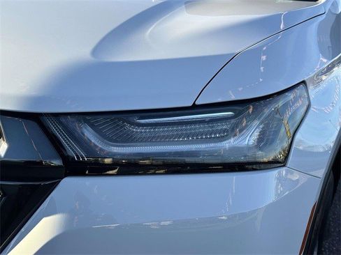 Certified 2023 Chevrolet Traverse LT w/ Midnight/Sport Edition image 11