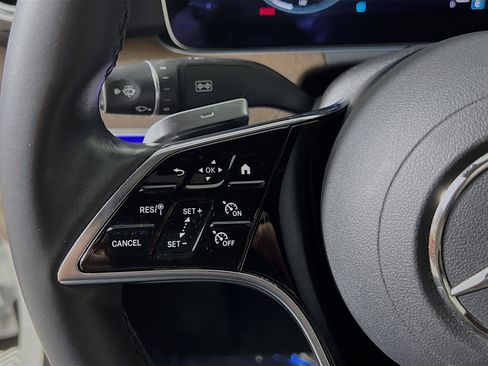 Used 2022 Mercedes-Benz E 350 Sedan w/ AMG Line Exterior image 19