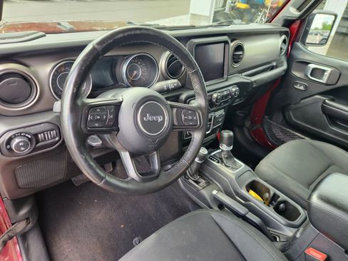 Used 2021 Jeep Gladiator Sport image 28