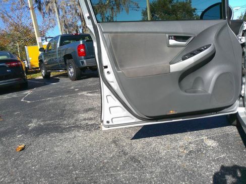 Used 2011 Toyota Prius Two image 23