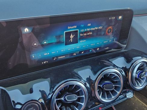 Used 2023 Mercedes-Benz GLA 250 4MATIC image 15