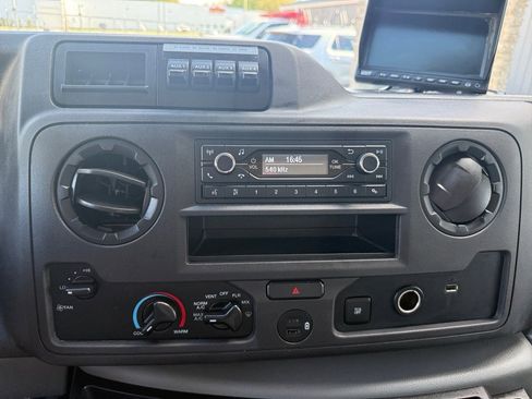 Used 2021 Ford E-450 and Econoline 450 Super Duty w/ Power Windows & Locks Group RWD image 15