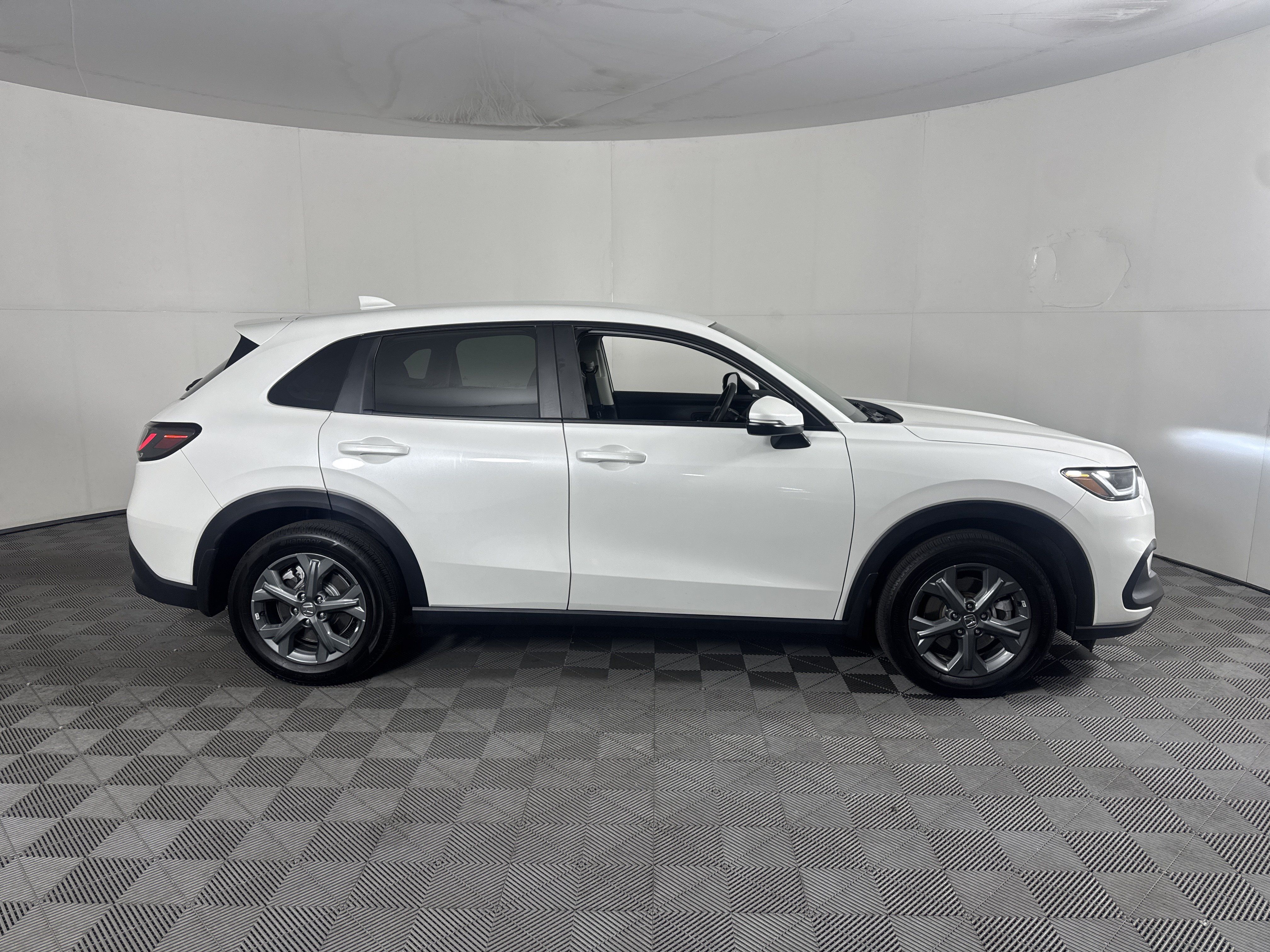 Certified 2026 Honda HR-V LX image 6