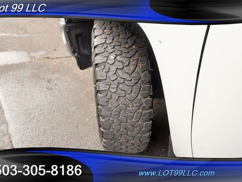 Used 2015 Toyota Tundra SR5 w/ TRD Off Road Package AWD/4WD image 4
