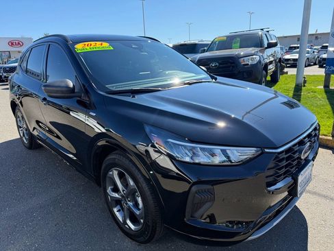Used 2024 Ford Escape ST-Line w/ Cold Weather Package image 3