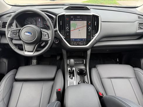 Used 2025 Subaru Ascent Limited AWD/4WD image 2