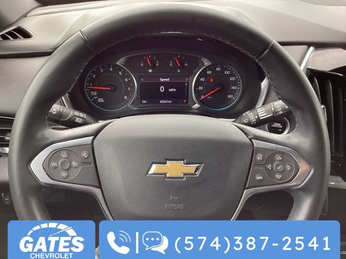 Used 2023 Chevrolet Traverse LT image 33