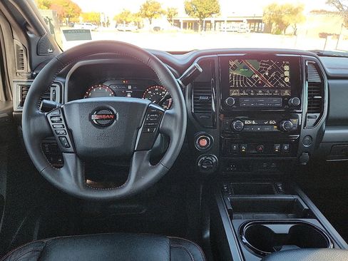 Used 2022 Nissan Titan PRO-4X w/ Pro-4x Convenience Package image 6