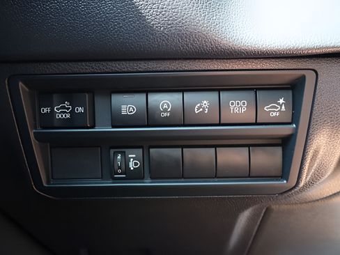 Used 2025 Toyota Tundra Limited w/ TRD Off-Road Package AWD/4WD image 25