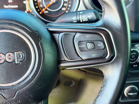 Used 2018 Jeep Wrangler Unlimited Sport S AWD/4WD image 37