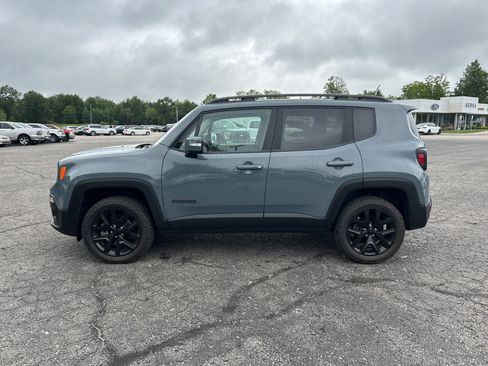 Used 2017 Jeep Renegade Altitude AWD/4WD image 7