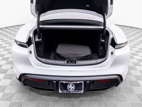 Used 2023 Porsche Taycan image 30