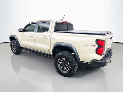 Used 2024 Chevrolet Colorado ZR2 w/ Technology Package AWD/4WD image 5