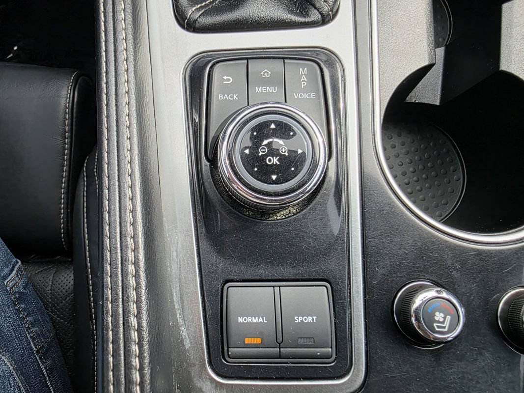 Used 2017 Nissan Maxima Platinum FWD image 24