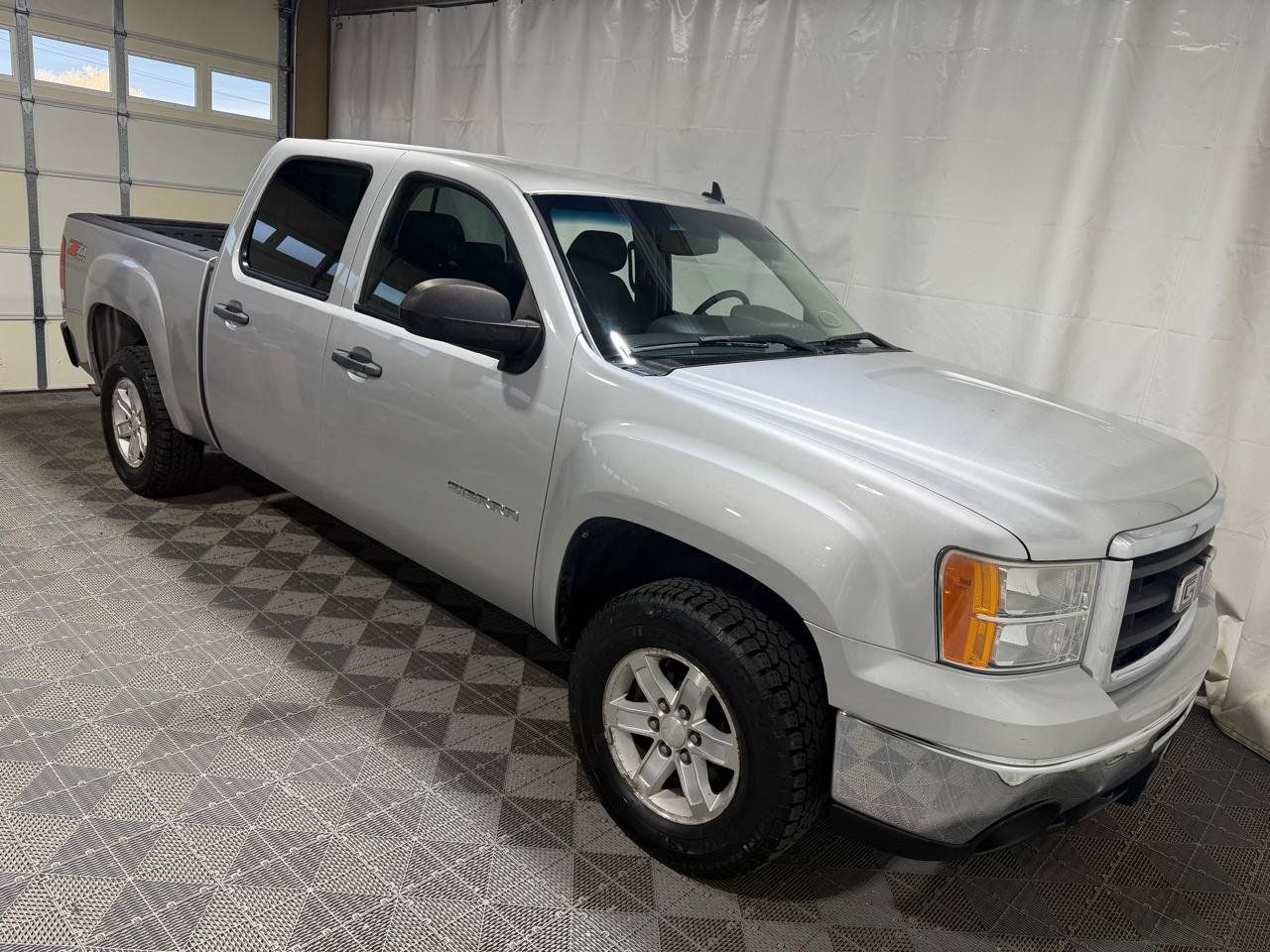 Used 2011 GMC Sierra 1500 SLE w/ Power Tech Package AWD/4WD image 9