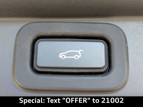 Used 2023 Land Rover Range Rover SE image 14